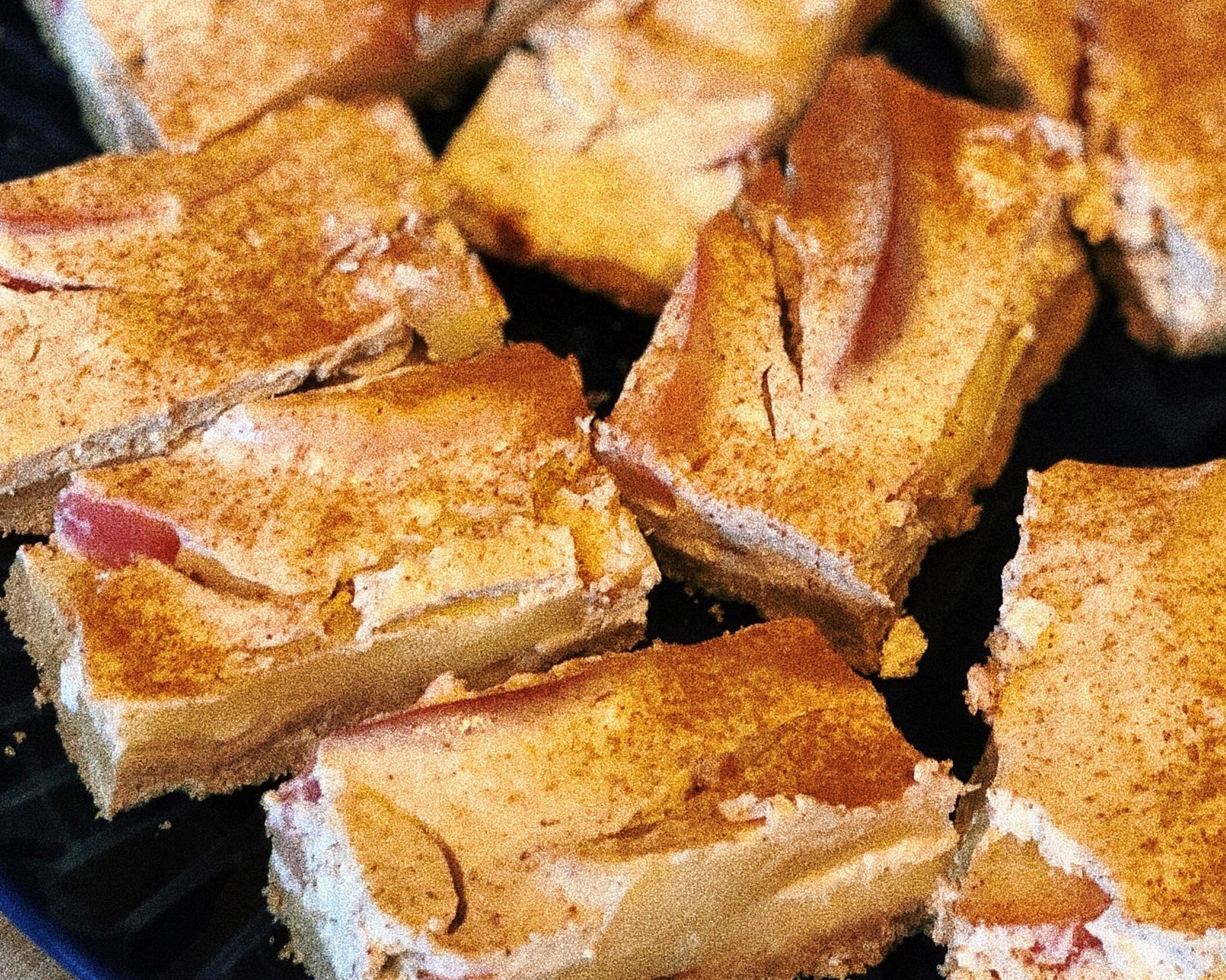 Vienkāršā ābolu plātsmaize bez cukura - Vitamins.lv